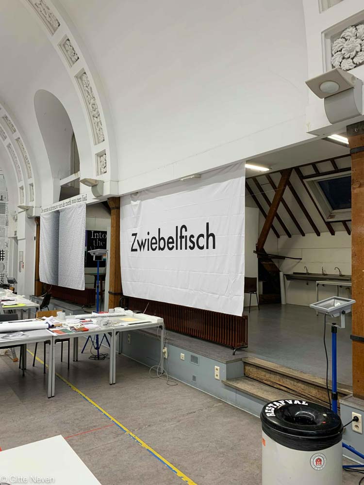 Zwiebelfisch curtain